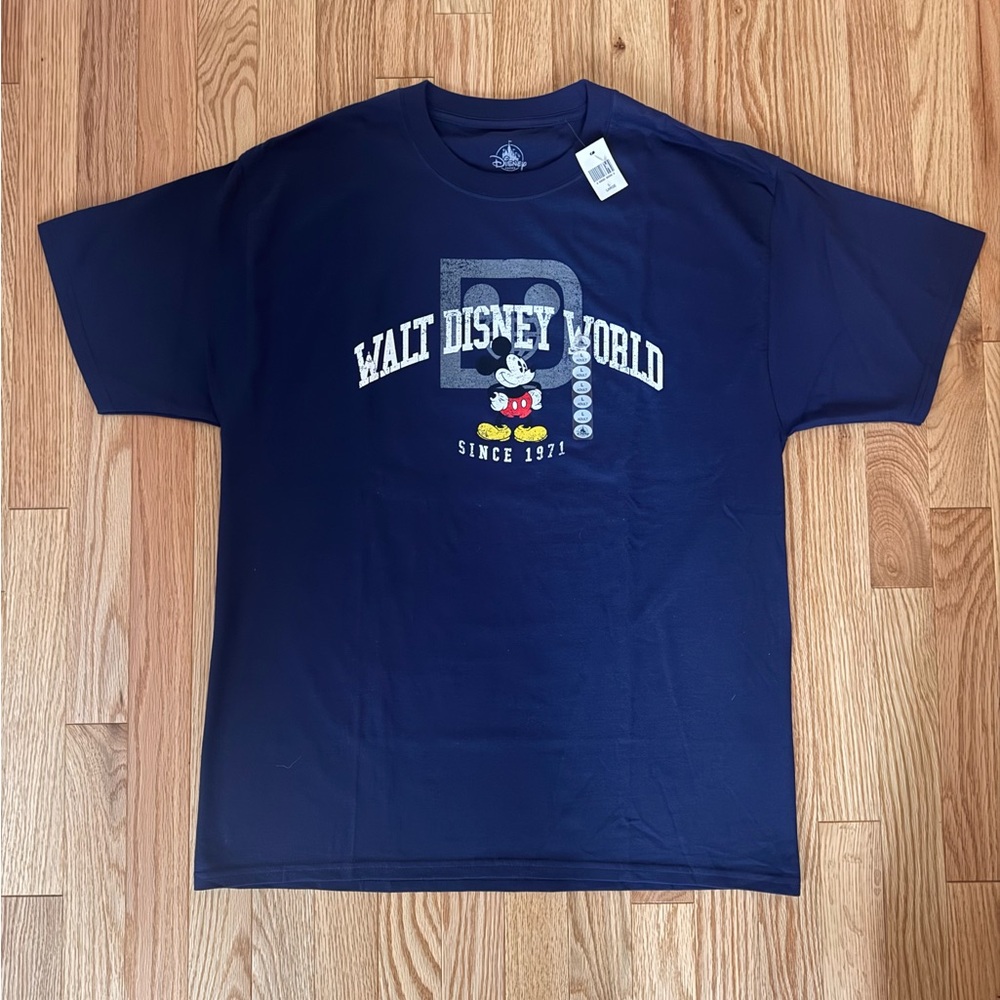 NWT Disney World Navy T-Shirt size L